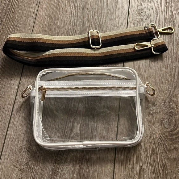 Clear crossbody - Picture 1 of 3